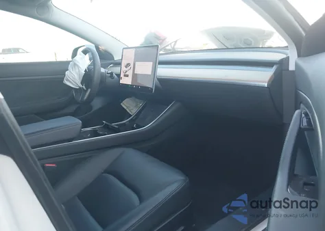 2020 Tesla Model 3 Standard Range Plus Rear-Wheel Drive/Standard Range Rear-Wheel Drive z USA, uszkodzony, nr VIN 5YJ3E1EA0LF669834